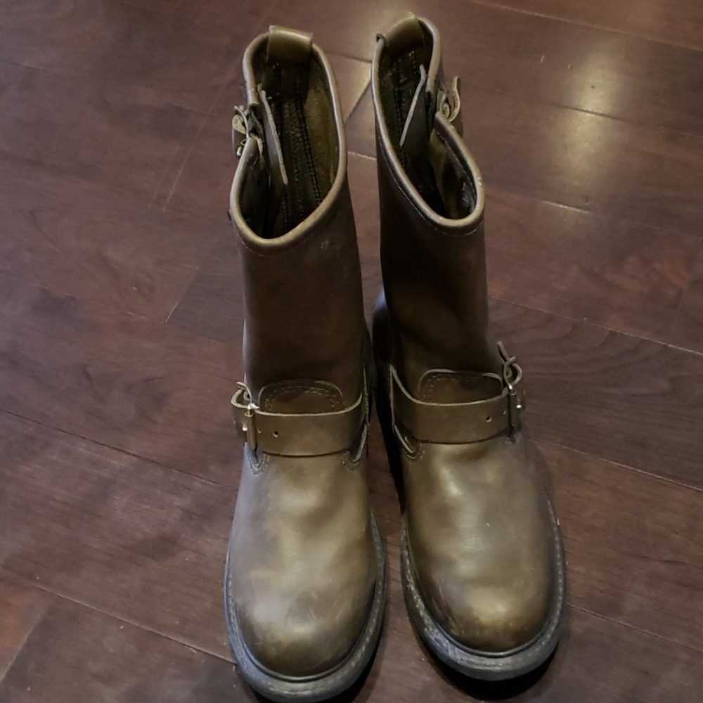 Walker pull on boots